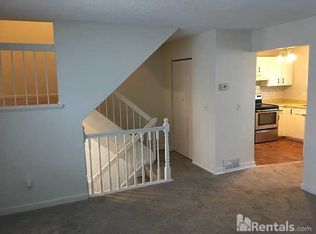 4851 Grenwich Way N, Oakdale, MN 55128