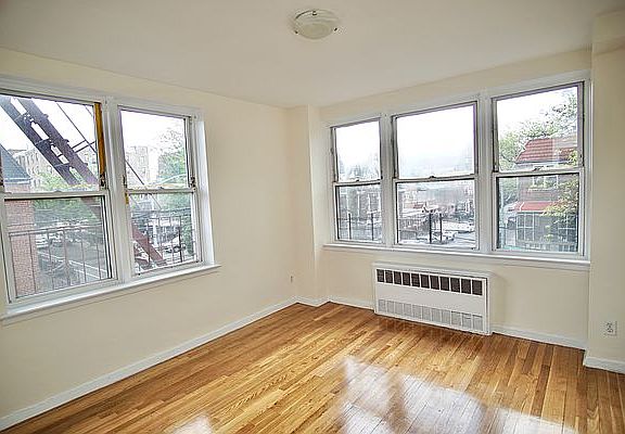 4th image of 87-01 Elmhurst Ave #2AB