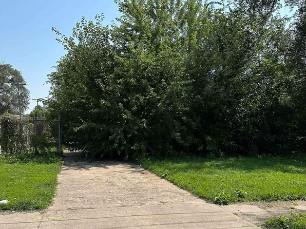 1800 Grant St, Omaha, NE 68110
