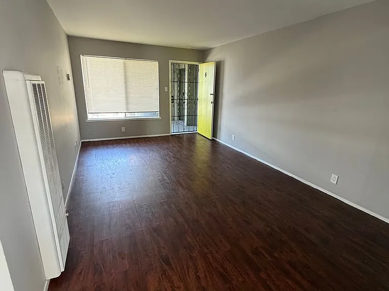 1531 Alcatraz Ave — Photo 3
