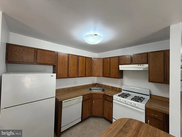 716 Woodhollow Dr — Photo 7