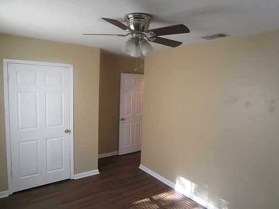 5th image of 3418 Blue Jay Dr