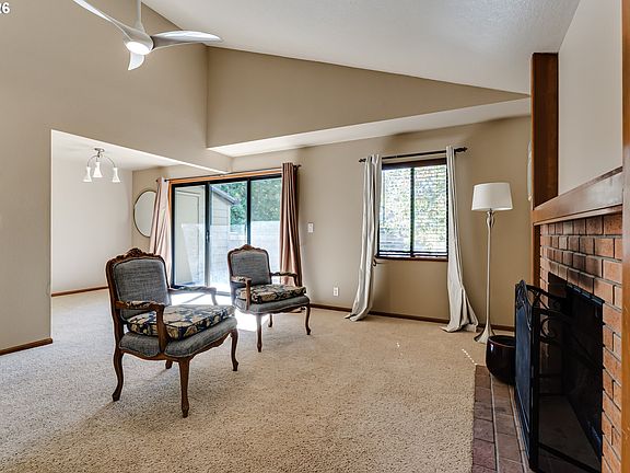 4th image of 2083 Lake Isle Dr