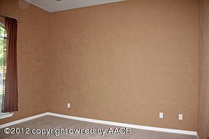 3rd image of 6824 Glenoak Ln