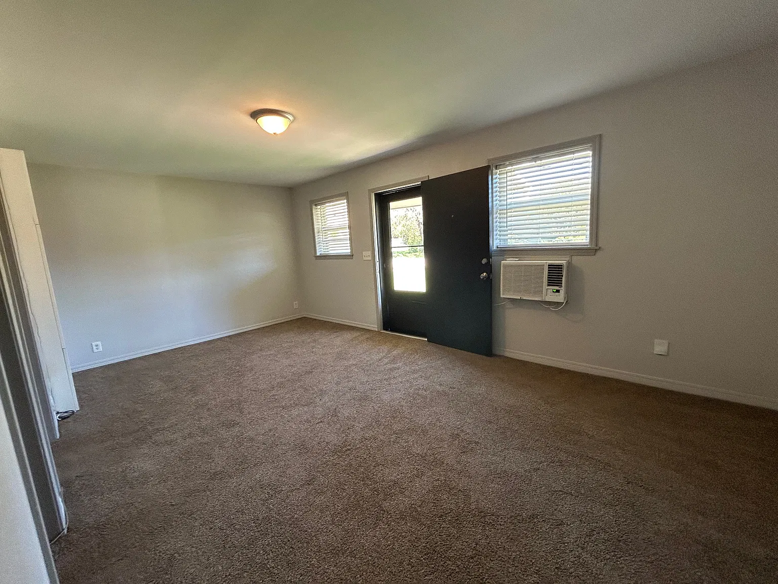 1 bed, 600 sqft, $700 — Photo 3