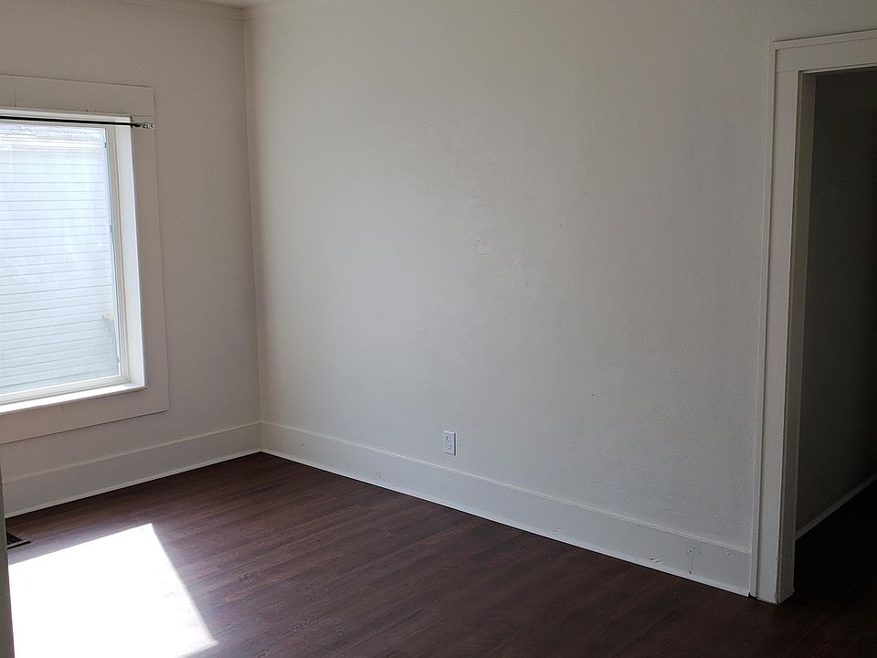 1st image of 1922 W 6th St #4