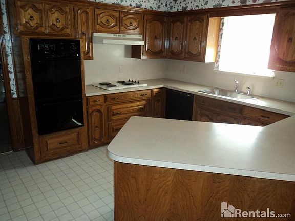 4th image of 5003 Greensboro Dr