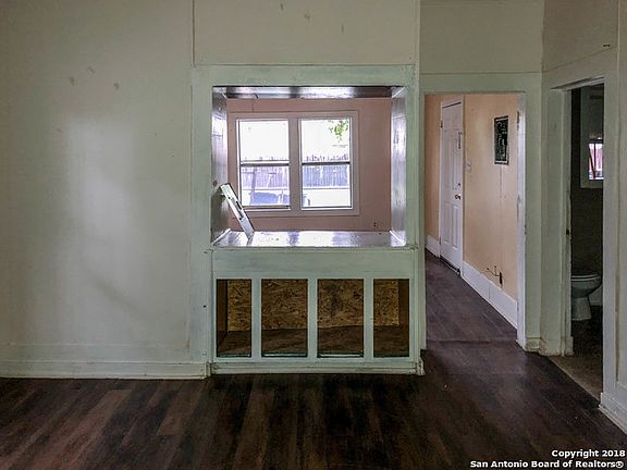 4th image of 321 N Smith St