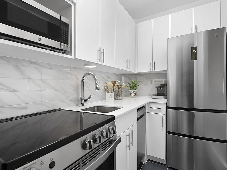 The Deco North Lake Shore — Photo 14