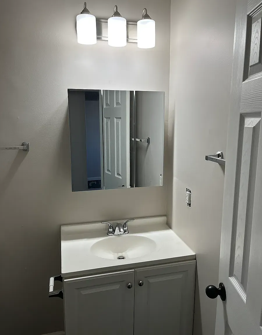 2 bed, 850 sqft, $1,550 — Photo 3