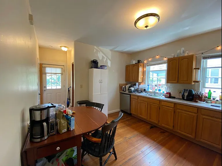 270 Harvard St #1A — Photo 2