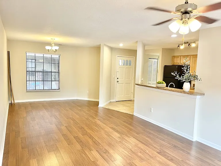 208 S Habana Ave — Photo 8