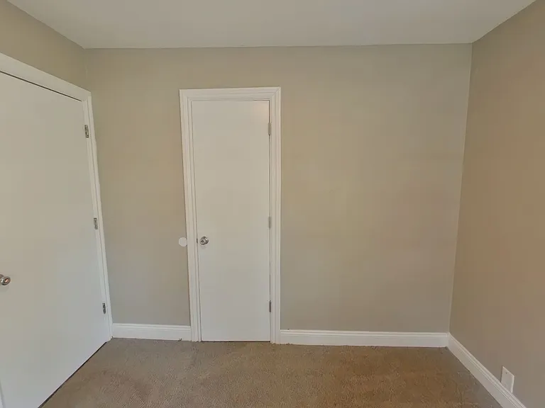 1921 N Garland Ave — Photo 10