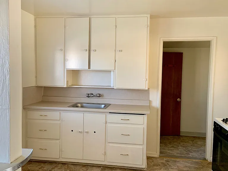 1250 Madison St — Photo 10