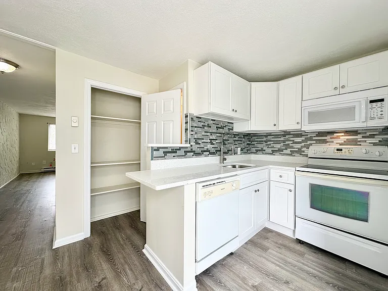 300 Smithfield Rd #Townhouse 10 — Photo 12
