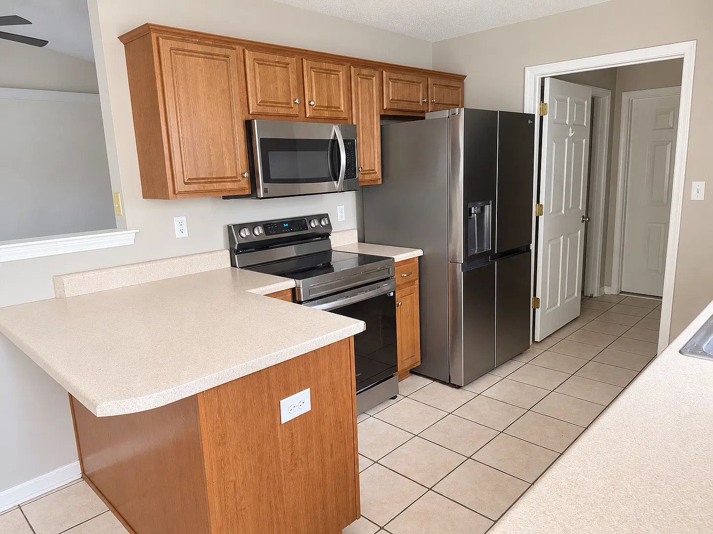 3 bed, 1500 sqft, $2,150 — Photo 4