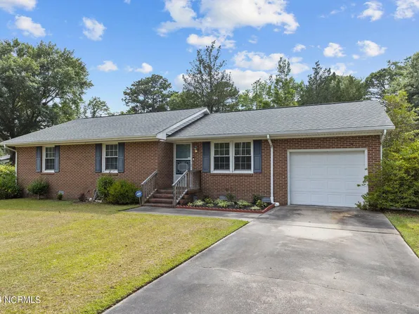 2313 N Lakeview Drive, Newport, NC 28570