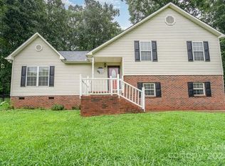 1966 Wellington Ave, Newton, NC 28658