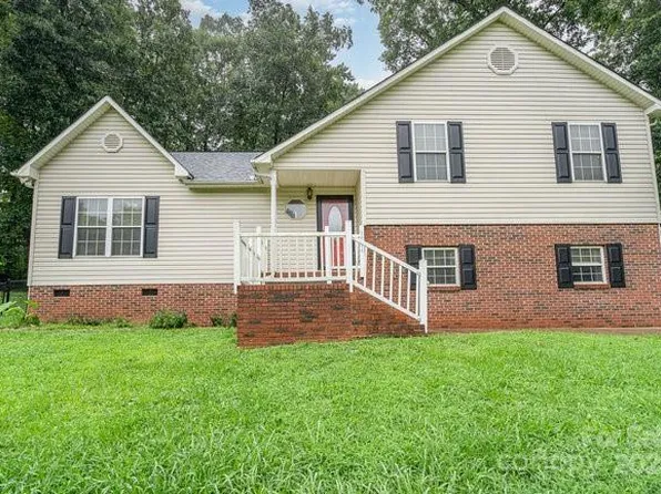 1966 Wellington Ave, Newton, NC 28658