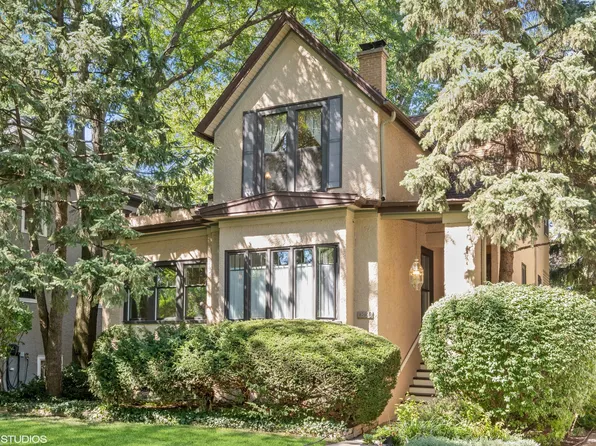 1830 W Morse Ave, Chicago, IL 60626