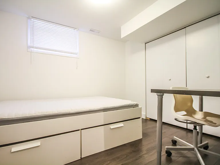 1148 Woodroffe Ave #B — Photo 4