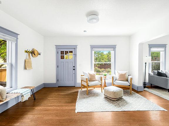 5th image of 4929 SE 63rd Ave