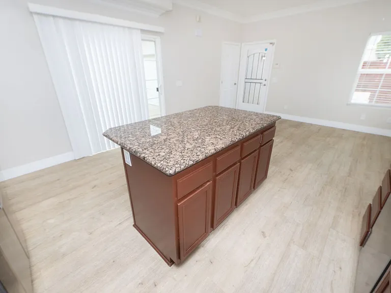 511 Stork St — Photo 27