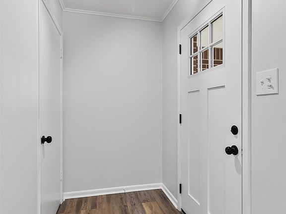 4th image of 522 Lee St