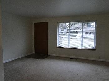 4th image of 904 9th St NW #906