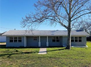 1005 E Hall St, Bangs, TX 76823