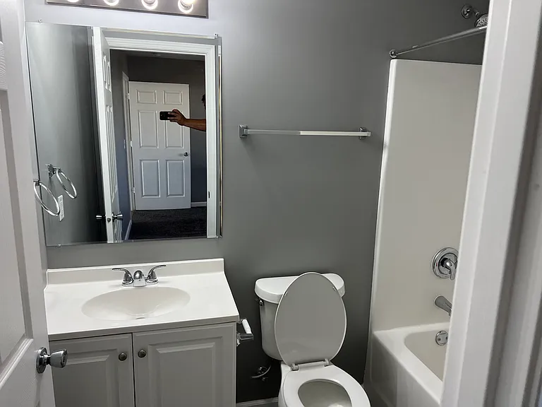 231 N Custer Ave #1 — Photo 5