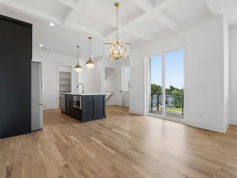 2225 Herman St — Photo 8