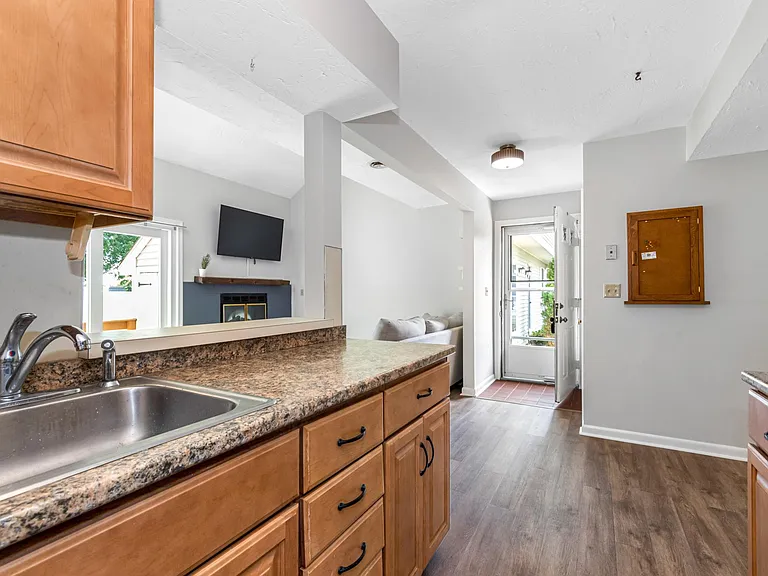 203 Lake St #41 — Photo 9