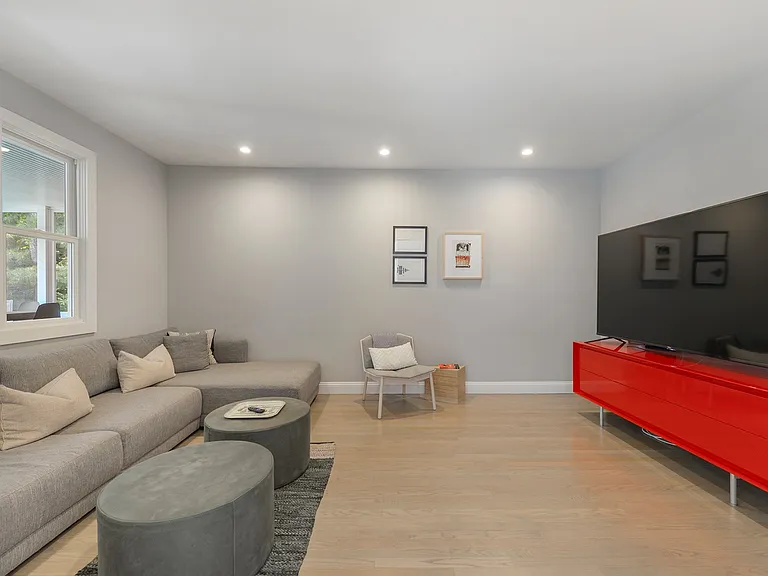 340 Wainscott Harbor Rd — Photo 12