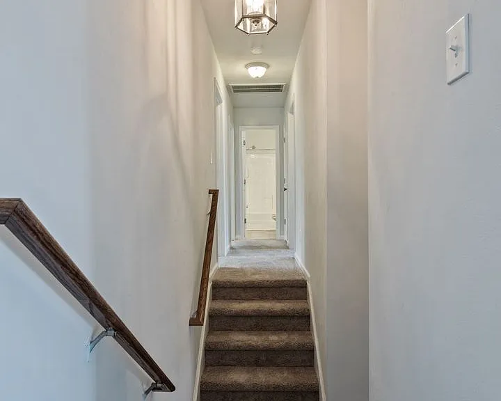60 Manilla Ln — Photo 13