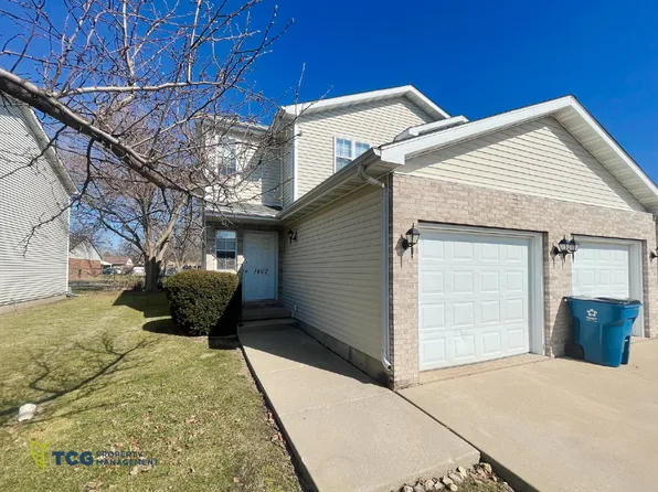 1403 Adams St, Ottawa, IL 61350