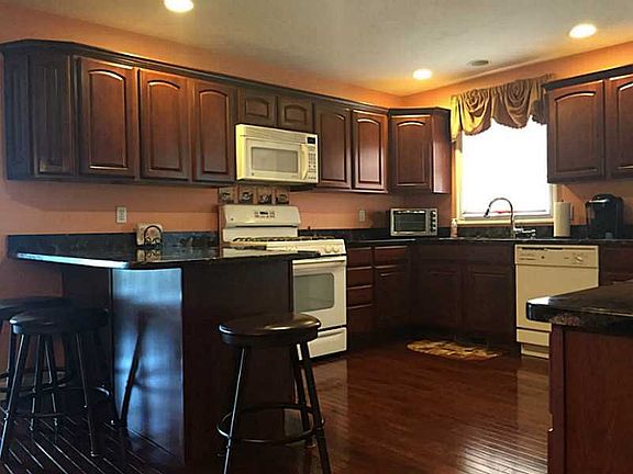 5th image of 253 Cheshire Dr #253