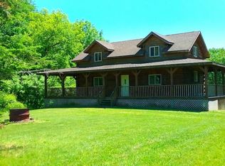 1815 Shamrock Ln, Waterville, IA 52170