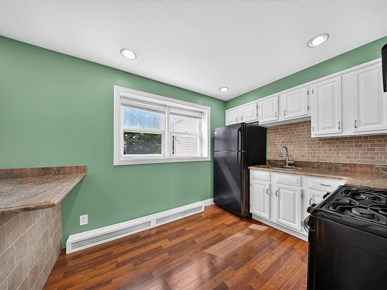 1 bed, 1.0 bath, $1,900 — Photo 3