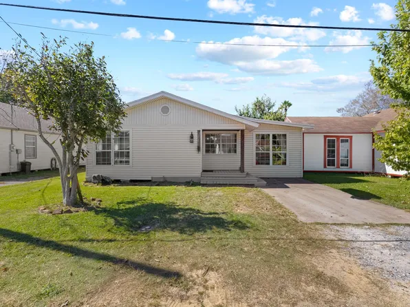 1006 Montgomery St, Port Neches, TX 77651