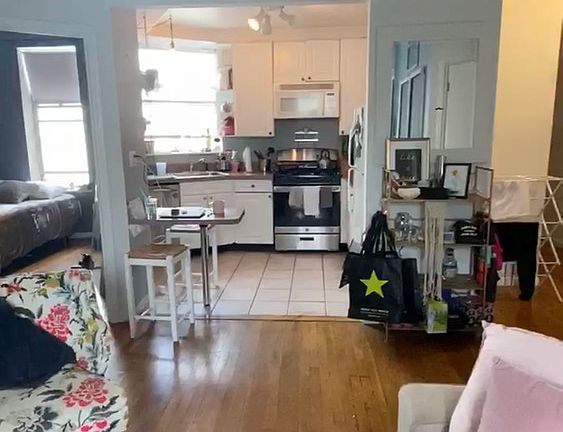 3rd image of 190 E 2nd St APT 18