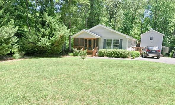 1st image of 617 Greentree Dr