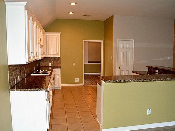 3rd image of 18506 Lost Maples Ct