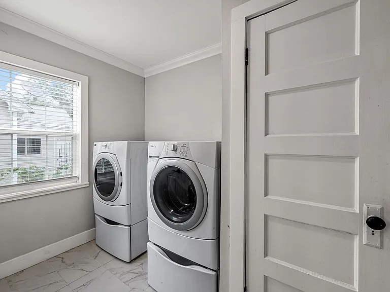 2704 Herring Ave — Photo 12