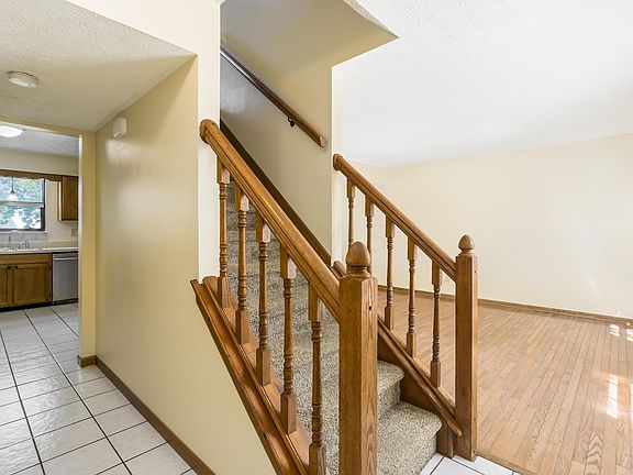 3rd image of 3353 Marshrun Dr