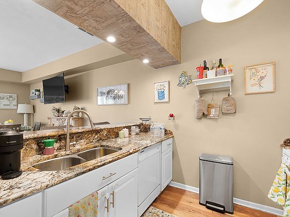 4th image of 91 Golfview Dr