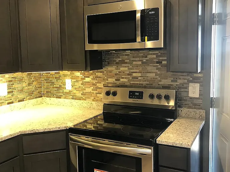 94A18 West St #18 — Photo 1