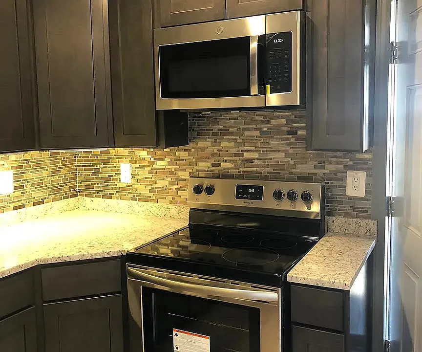 94A18 West St #18