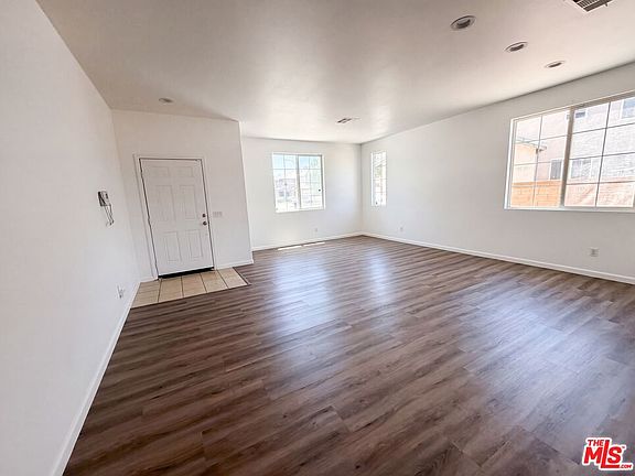 3rd image of 3147 W Lingard St