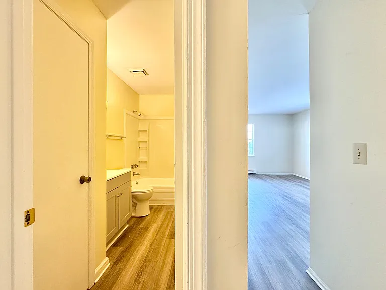 609 Tipperary Dr — Photo 8
